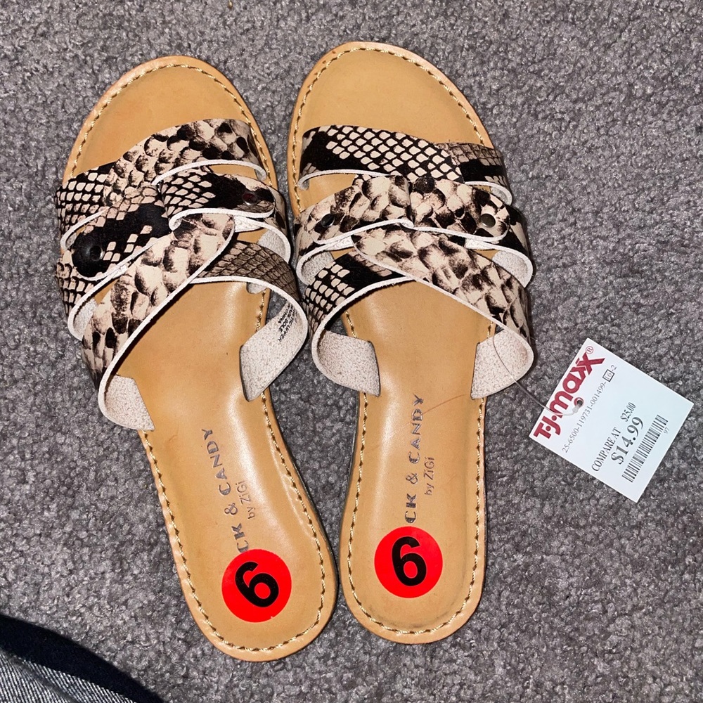 Size 6 sandals (NEW)